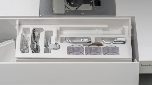 Smart accessory box
HappyJapan sewing machine
