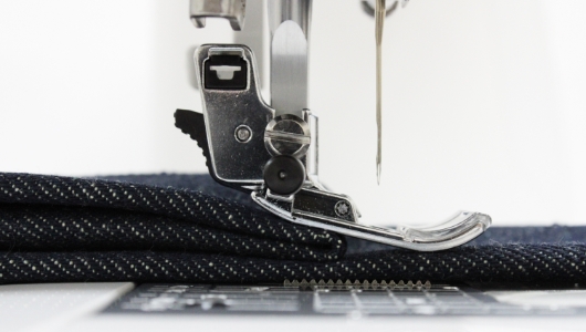 sewing machine COM-500
